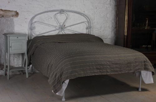Pretty Irish All Iron "No End" Double Bed