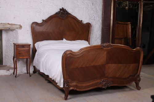 Quality Impressive Walnut Kingsize Louis Xv