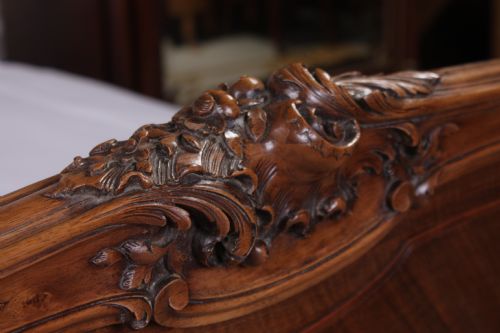 fig 1. Quality impressive walnut kingsize Louis XV