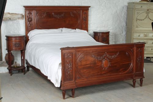Beautiful Carved Walnut King Size Bed with Pair of Matching Bedsides