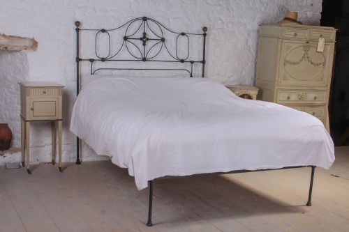 Early Iron King Size No-end Bed