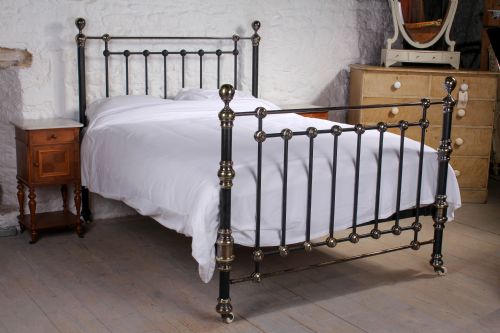 Handsome Classic Victorian Brass and Iron Kingsize