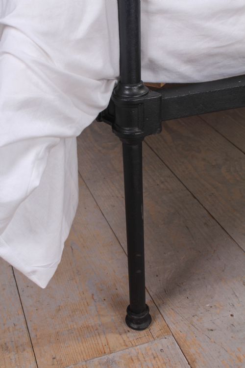 fig 2. Lovely simple Irish all iron double 
