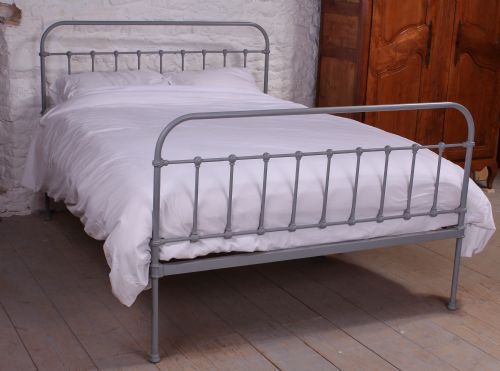 Simple All Iron Kingsize in Grey