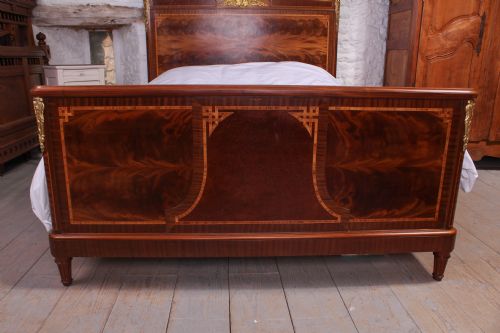 fig 3. Empire style flame mahogany with fruit wood stringing kig size