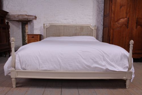 fig 1. French 5' painted caned tapered carved post king size