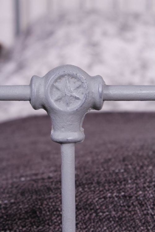 fig 1. Simple French all iron king size 5Ft in grey