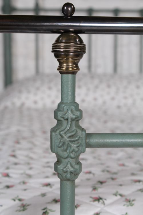 fig 2. Classic Victorian 5Ft king size brass and iron bed
