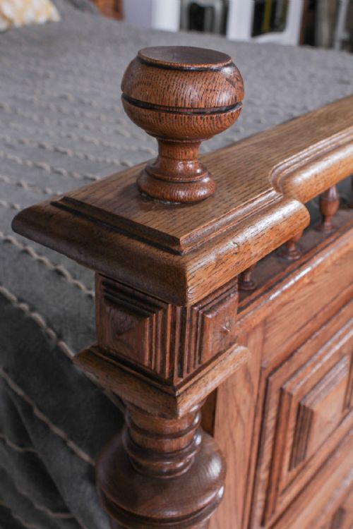 fig 3. Very good quality carved oak 5Ft king size bed with matching pair of bedsides
