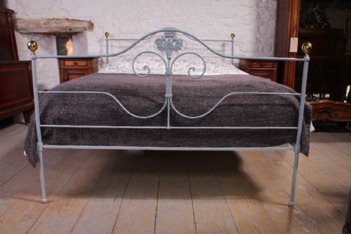 fig 1. Pretty 5Ft simple forged iron king size bed