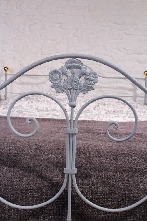 fig 2. Pretty 5Ft simple forged iron king size bed