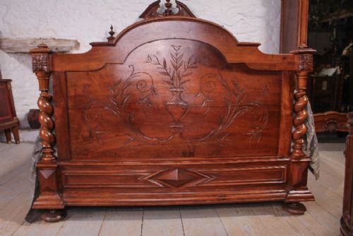 fig 1. Impressive solid walnut 5Ft king size bed with barley twist posts