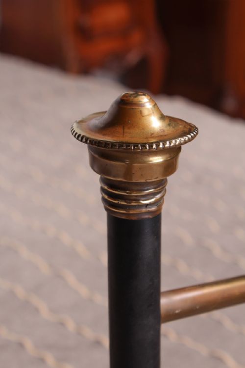fig 1. Simple single Edwardian black and brass dip rail