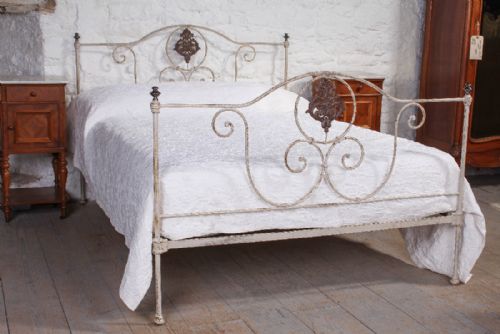 



Very Pretty Forged Iron Portuguese Bed