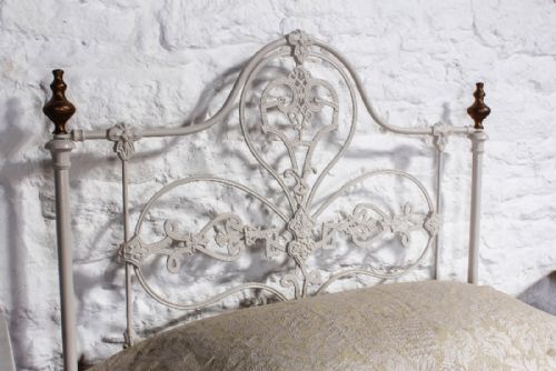 fig 2. Pretty all iron super single no end bed.
