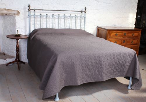 Attractive Classic Victorian 5ft King Size No End
