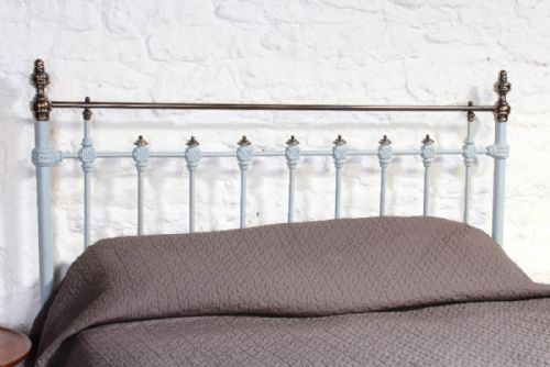 fig 1. Attractive classic Victorian 5Ft king size no end