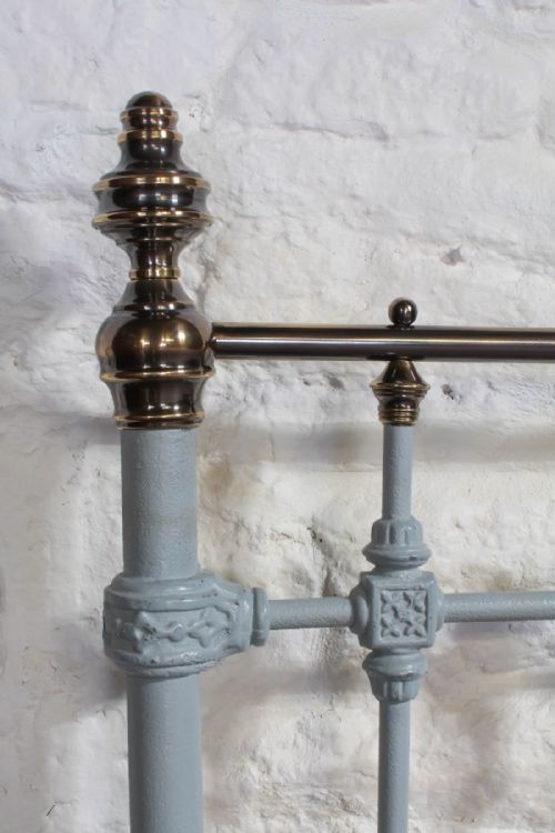 fig 2. Attractive classic Victorian 5Ft king size no end