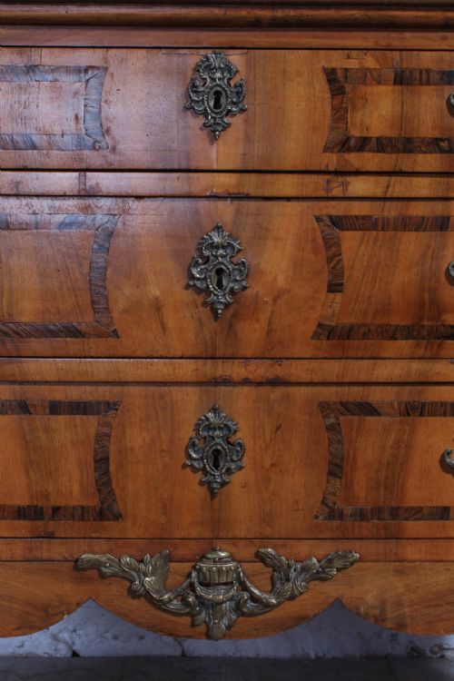 EARLY LOUIS XV STYLE FRUIT WOOD CHEST OF DRAWERS - ADDITIONAL PHOTO 4