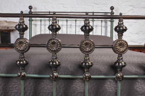 fig 1. Gorgeous 5Ft king size Victorian brass and iron bed