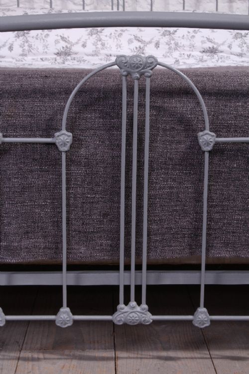 fig 2. Most attractive simple all iron 5Ft king size bed 