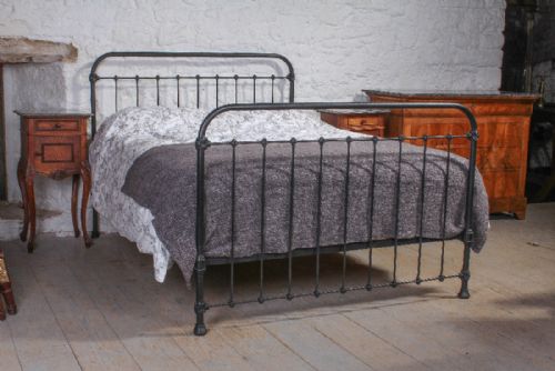 Simple Black All Iron French 5ft King Size