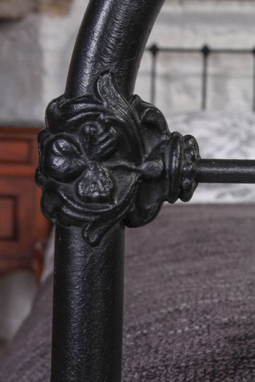 fig 1. Simple black all iron French 5Ft king size