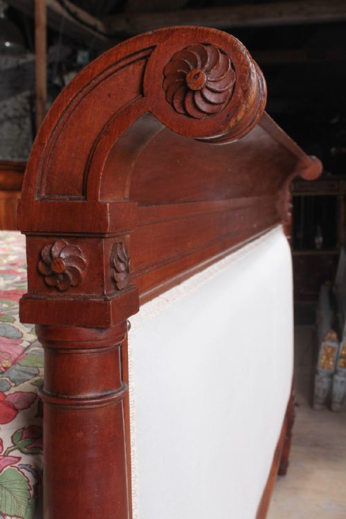 fig 1. Beautiful solid cherry upholstered Lit bateau 5Ft king size sleigh bed