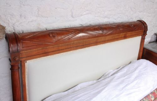 fig 2. Beautiful solid cherry upholstered Lit bateau 5Ft king size sleigh bed