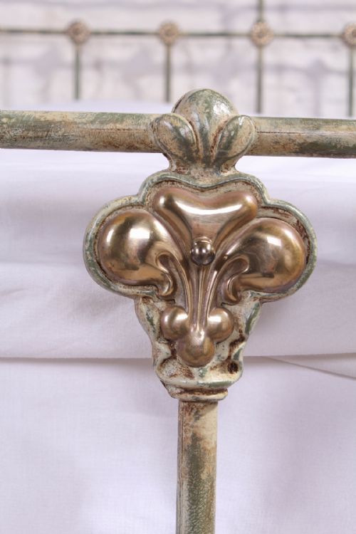fig 3. Spectacular 5Ft king size Victorian brass and iron bed
