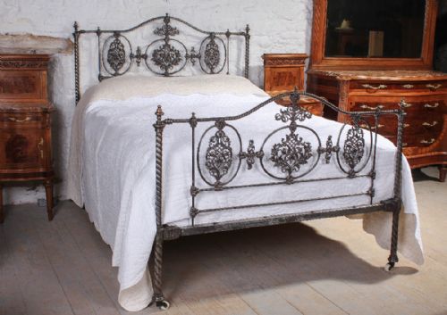 Exquisite Detail Early Victorian Iron and Brass 5ft King Size Winfield Bed