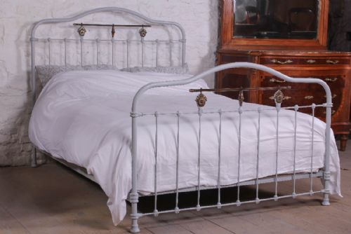 Attractive King Size 5ft French Iron Bed with Brass Detail