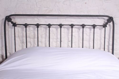 fig 1. Attractive simple all iron no end 5Ft king size bed