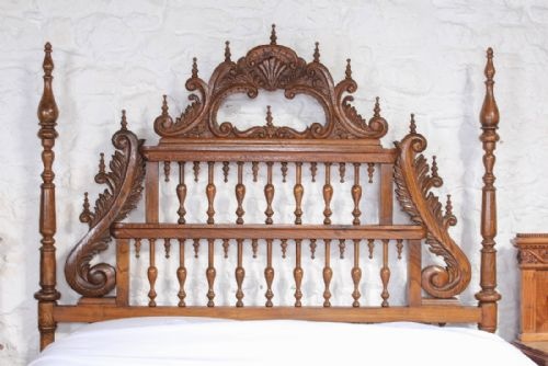 fig 2. Striking elm colonial style 5Ft king size bed