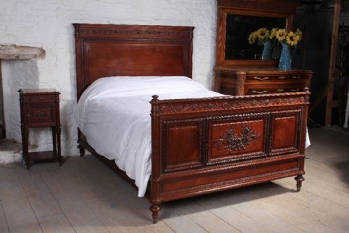 Exceptional Quality King Size Mahogany Bed and Matching Bedside