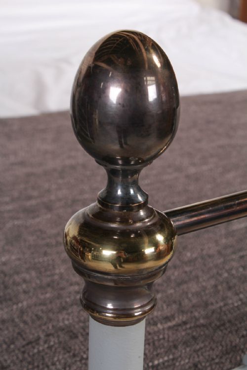 fig 1. Attractive simple classic Victorian king size bed