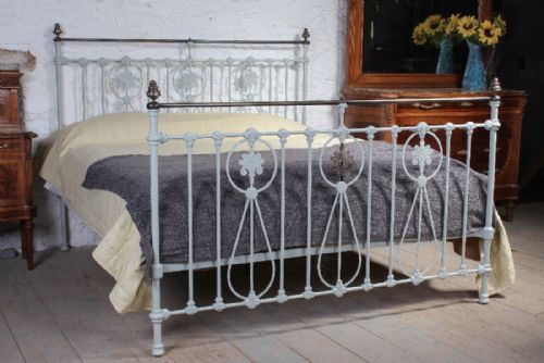 Fabulous Super King Size 6ft Brass and Iron Bed