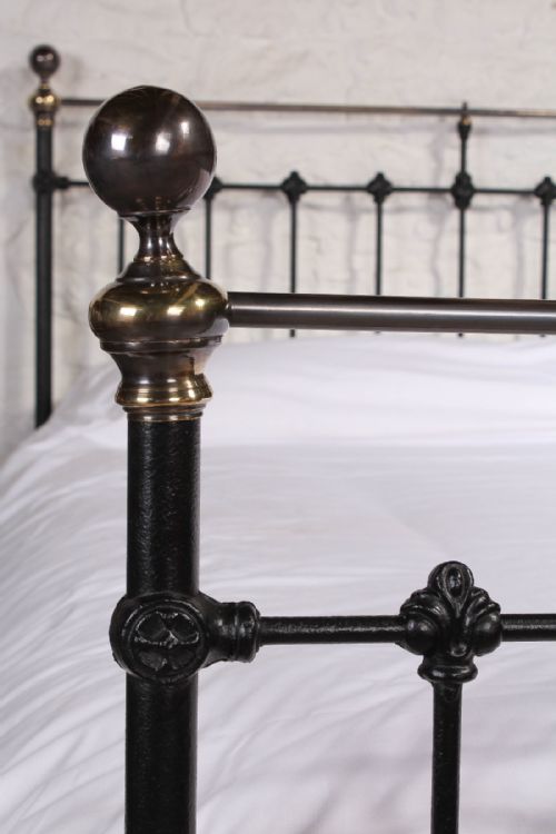 fig 2. Classic Victorian black and aged brass king size bed
