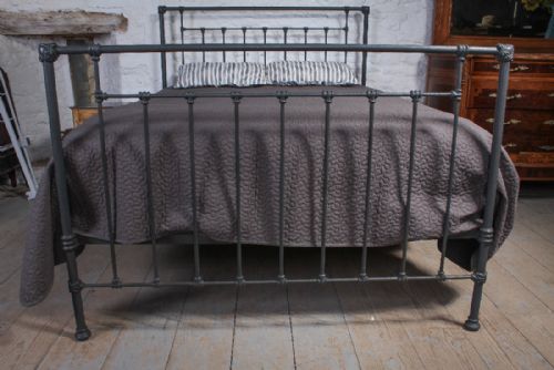 fig 2. Exceptional 5Ft king size iron bed