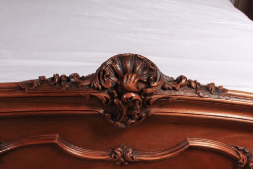 fig 2. 5Ft King size Louis XV style with bombe detail