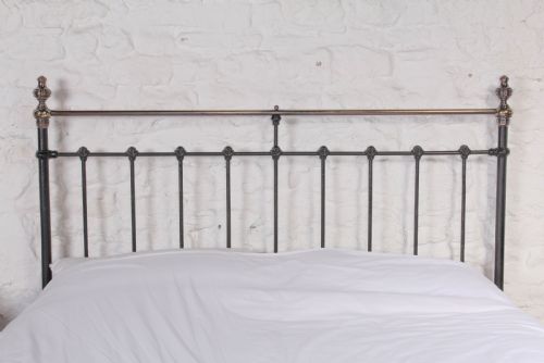 fig 2. Classic Victorian black and brass king size bed