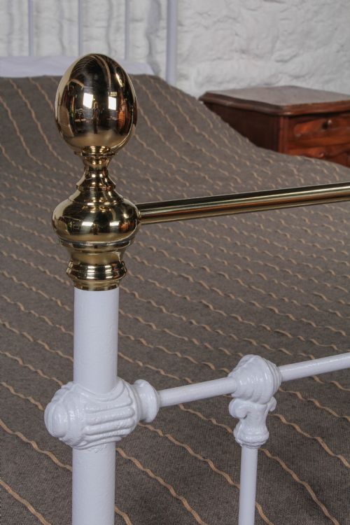 fig 1. Lovely classic Victorian 5Ft king size brass and iron