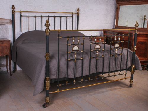 Fabulous Super King Size 6ft Very Rare  Victorian Aesthetic Style Bed