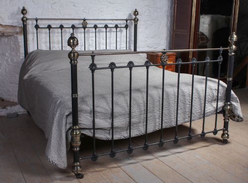 Handsome Super King Size 6ft Classic Victorian Bed