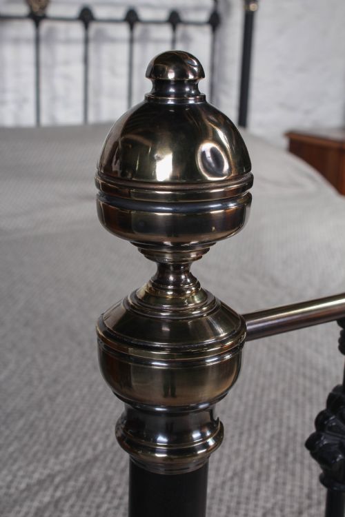 fig 2. Handsome super king size 6Ft classic Victorian bed
