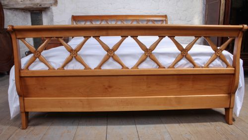 fig 1. Very attractive French cherry kingsize Lit Bateau