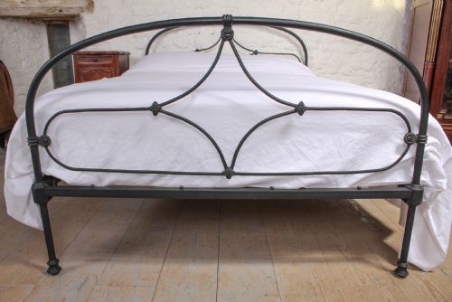 fig 1. All iron black Irish double bed