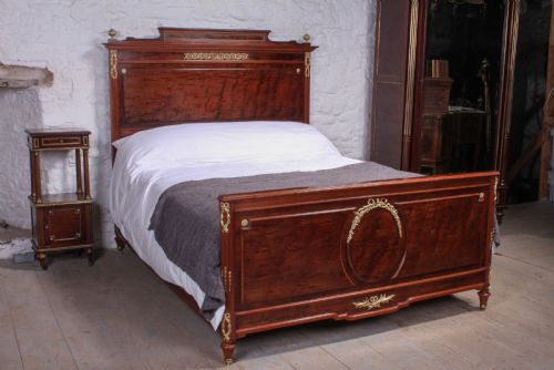 Spectacular French Burr Walnut King Size 5ft Bed with Ormalu