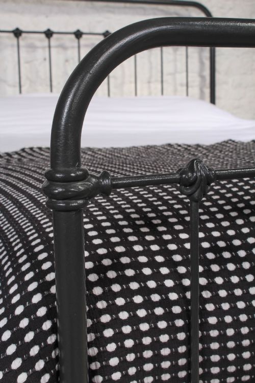 fig 3. Pleasingly simple French all iron king size 5Ft bed 