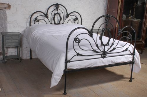 Pretty Early Victorian Three Hoop Double Bed